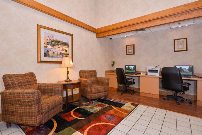 Imagen de los interiores del Hotel Greenstay and Suites, Springfield. Foto 14