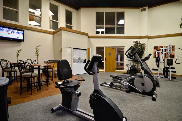 Imagen de los exteriores del Hotel Greenstay and Suites, Springfield. Foto 7