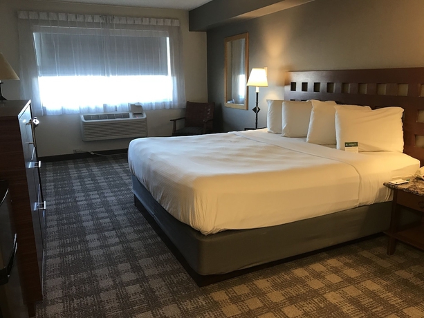 Imagen de la habitación del Hotel Greentree Inn Albuquerque. Foto 8