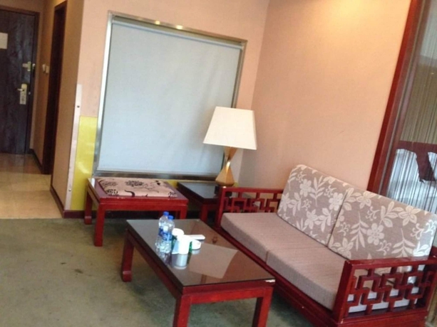 Imagen de los interiores del Hotel Greentree Inn Jiangsu Suzhou Heshan Business. Foto 12