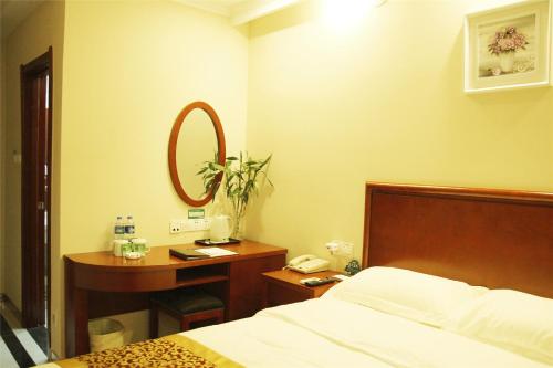 Imagen de la habitación del Hotel Greentree Inn Jiangsu Yangzhou Shou West Lake Busi. Foto 7