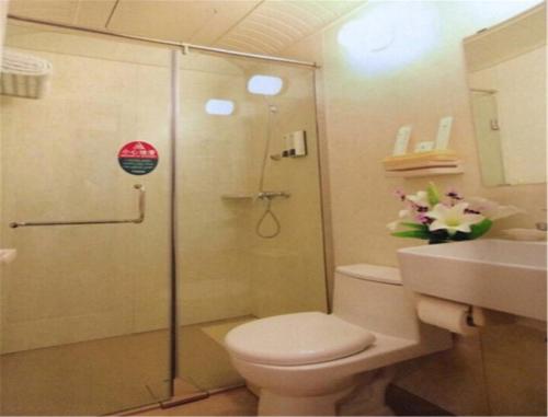 Imagen de la habitación del Hotel Greentree Inn Liaoning Dalian Railway Station Sout. Foto 5