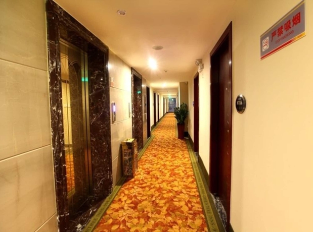 Imagen de los interiores del Hotel Greentree Inn Sanya Jiyang Dist Yalongwan Yingbin Ave. Foto 14