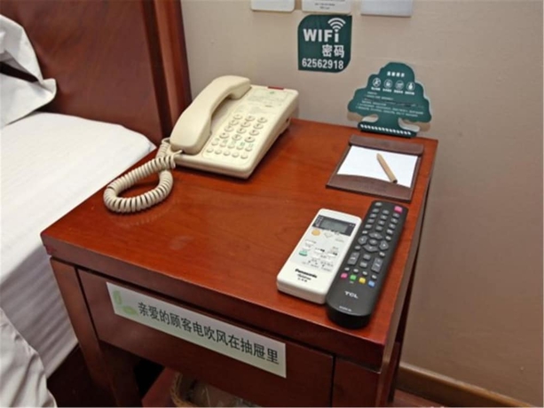 Imagen de la habitación del Hotel Greentree Inn Shanghai Jingan Xinzha Road Business. Foto 3