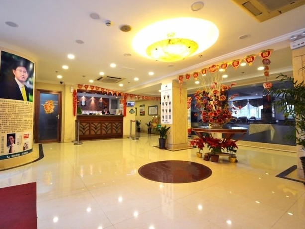 Imagen de los interiores del Hotel Greentree Inn Shanghai Jingan Xinzha Road Business. Foto 18