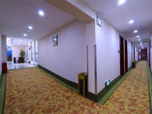 Imagen de la habitación del Hotel Greentree Inn Shanghai South Railway Station Luoxi. Foto 8