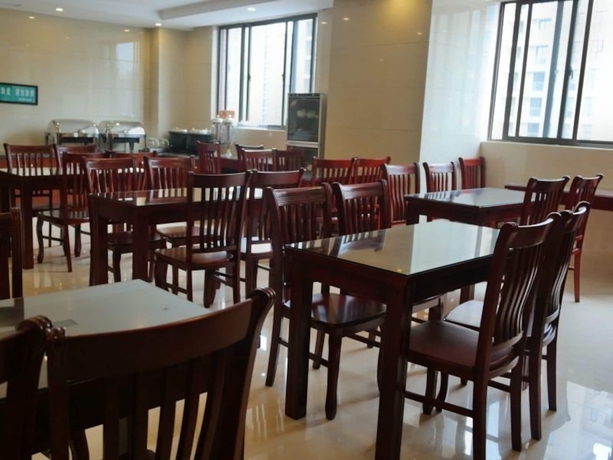 Imagen del bar/restaurante del Hotel Greentree Inn Shanghai Zhoupu Town Xiupu Road Business. Foto 2