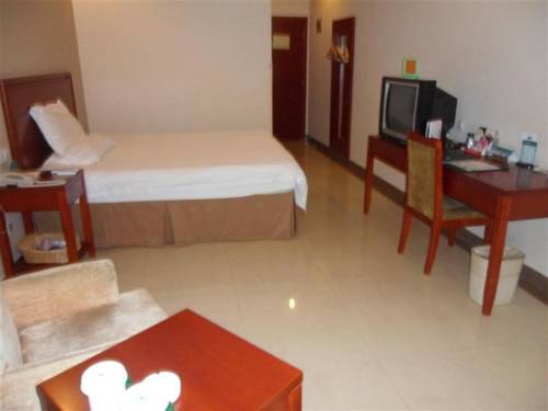 Imagen de la habitación del Hotel Greentree Inn Shanghai Zhujing Business. Foto 2