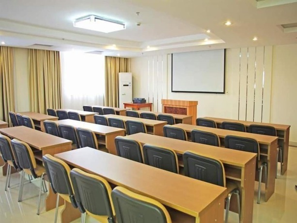 Imagen del bar/restaurante del Hotel Greentree Inn Taizhou Taidong Railway Station Business Hotel. Foto 6