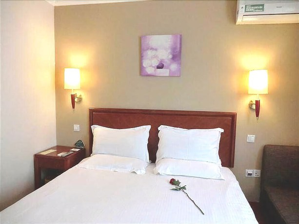 Imagen del bar/restaurante del Hotel Greentree Inn Taizhou Taidong Railway Station Business Hotel. Foto 7