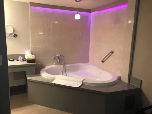 Imagen de la habitación del Hotel Greentree Inn and Suites Alhambra. Foto 4