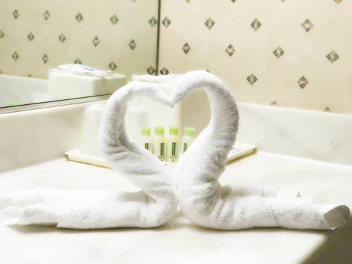 Imagen de la habitación del Hotel Greentree Inn and Suites Alhambra. Foto 8