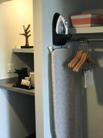 Imagen de la habitación del Hotel Greentree Inn and Suites Alhambra. Foto 12