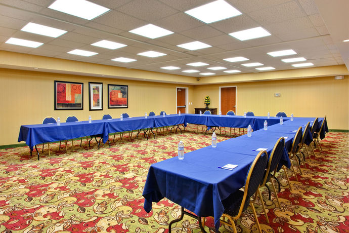 Imagen de los interiores del Hotel Greentree Inn and Suites In Pinetop. Foto 12