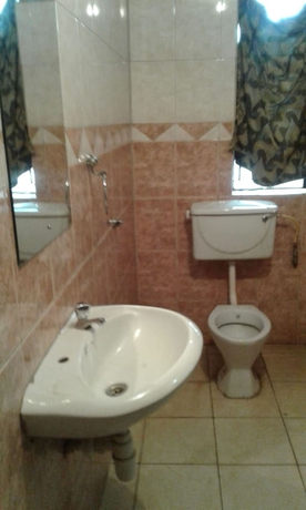 Imagen de la habitación del Hotel Greenview Guest House. Foto 10