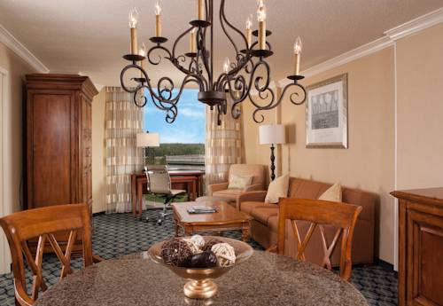 Imagen de la habitación del Hotel Greenville Marriott. Foto 11