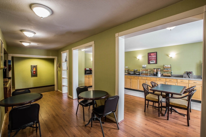 Imagen del bar/restaurante del Hotel Greenville Pelham Inn. Foto 2