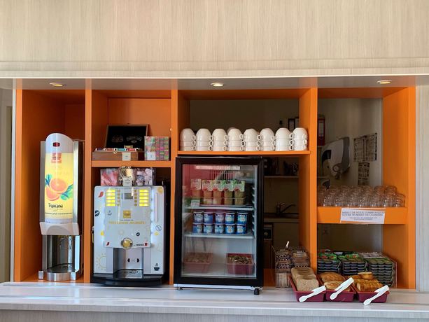 Imagen del bar/restaurante del Hotel Greet Bourg-en-Bresse Sud Montagnat. Foto 2