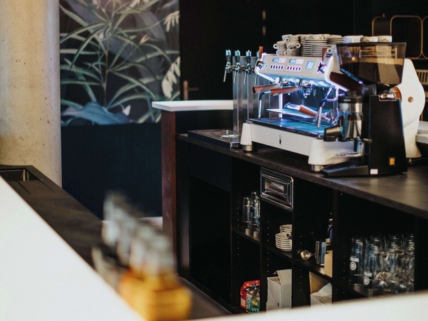 Imagen del bar/restaurante del Hotel Greet Brest Aéroport. Foto 7