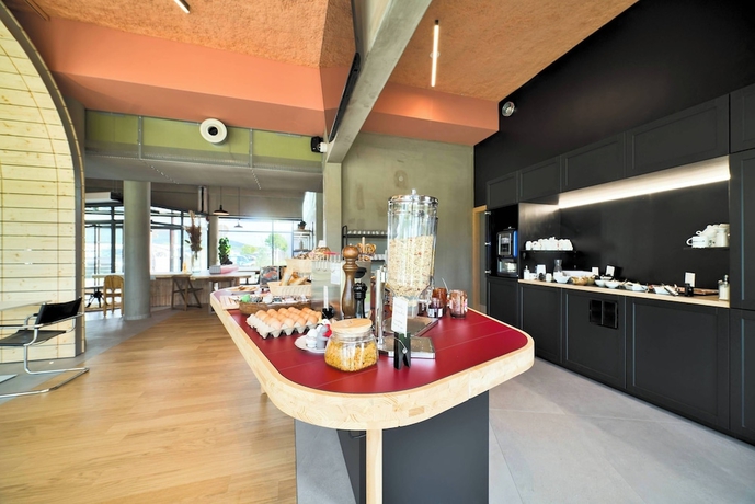 Imagen del bar/restaurante del Hotel Greet Cernay Mulhouse. Foto 4