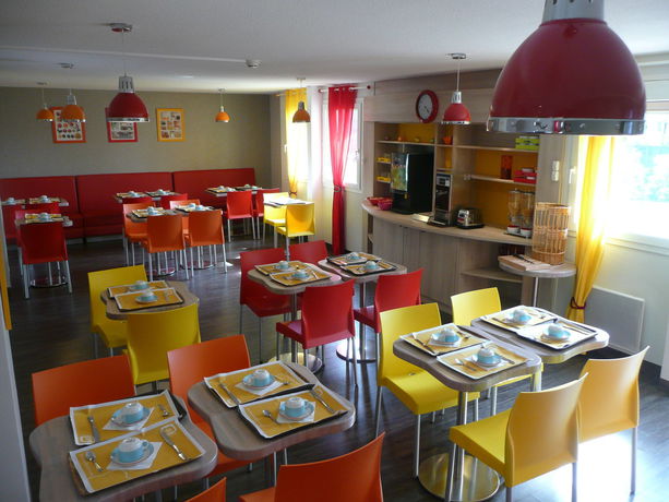 Imagen del bar/restaurante del Hotel Greet Chartres Est. Foto 2