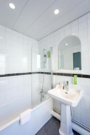 Imagen de la habitación del Hotel Greet Marseille Centre St Charles. Foto 8