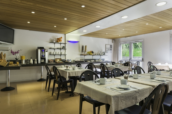 Imagen del bar/restaurante del Hotel Greet Montbeliard. Foto 7