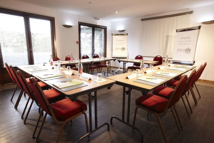 Imagen de los interiores del Hotel Greet Versailles - Voisins Le Bretonneux. Foto 17