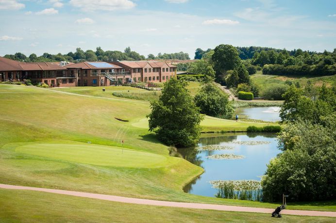 Imagen general del Hotel Greetham Valley. Foto 9