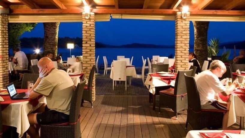 Imagen del bar/restaurante del Hotel Gregorys. Foto 2