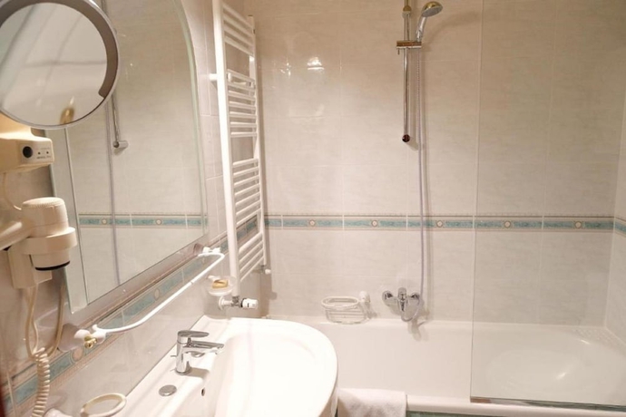 Imagen de la habitación del Hotel Greif Maria Theresia. Foto 13