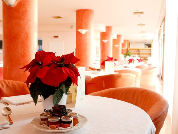 Imagen del bar/restaurante del Hotel Greif Maria Theresia. Foto 2