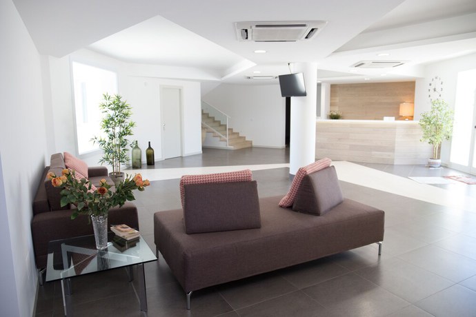 Imagen de los interiores del Hotel Grel. Foto 13