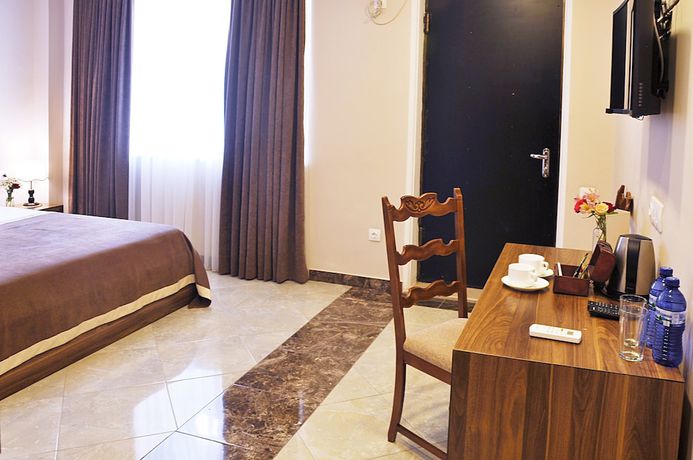 Imagen de la habitación del Hotel Gremi. Foto 6