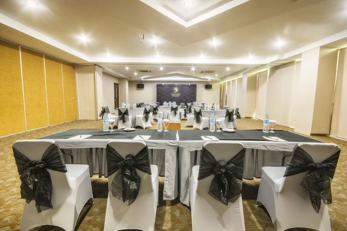 Imagen de los interiores del Hotel Gren Alia Jakarta. Foto 9