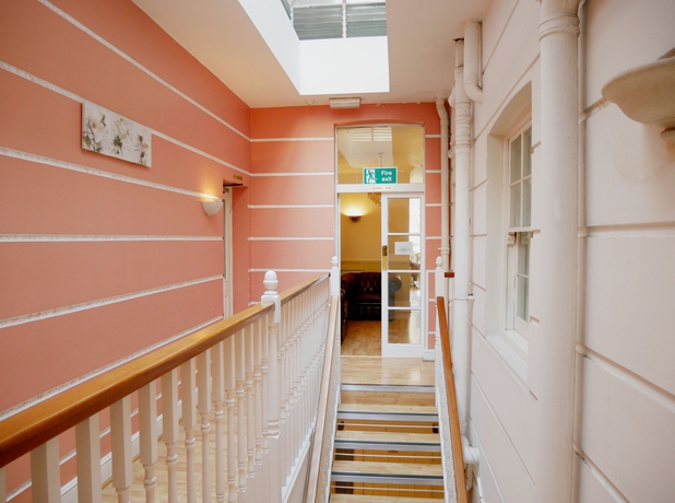 Imagen de los interiores del Hotel Gresham. Foto 12