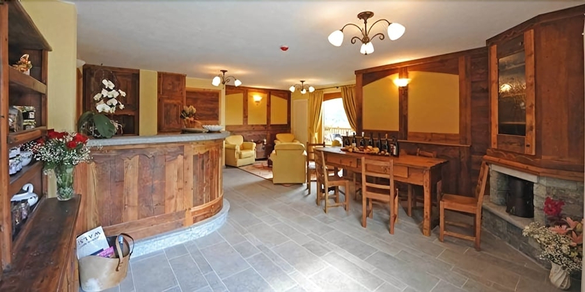 Imagen de los interiores del Hotel Gresil Residence. Foto 17
