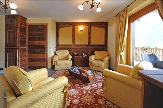 Imagen de los interiores del Hotel Gresil Residence. Foto 19