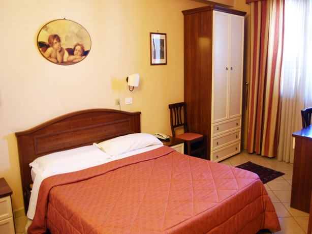 Imagen de la habitación del Hotel Greta Rooms. Foto 7