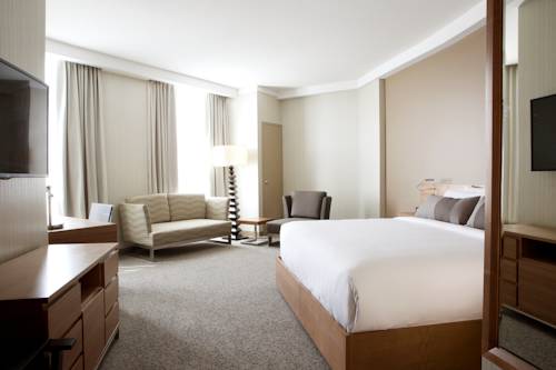 Imagen de la habitación del Hotel Grey Eagle Resort. Foto 14