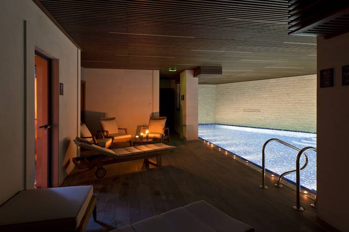 Imagen de la piscina del Hotel Grey Family. Foto 19