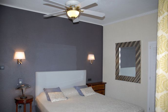 Imagen de la habitación del Hotel Grifeu. Foto 11