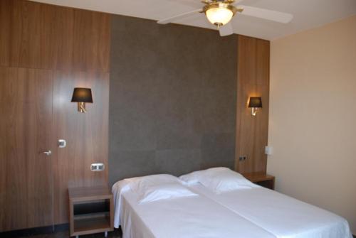 Imagen de la habitación del Hotel Grifeu. Foto 17