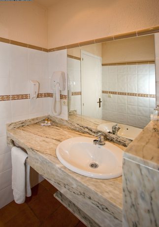 Imagen de la habitación del Hotel Grifeu, Llan&ccedil;&agrave;. Foto 4