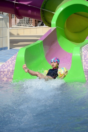 Imagen de la piscina del Hotel Grifid Bolero and Aquapark - Ultra All Inclusive. Foto 7