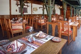 Imagen del bar/restaurante del Hotel Grifid Hotel Arabella. Foto 13