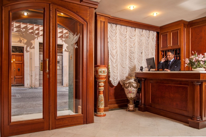 Imagen de los interiores del Hotel Grifo. Foto 9