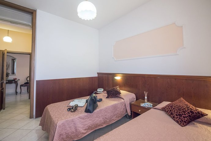 Imagen de la habitación del Hotel Grifone, Perugia. Foto 6