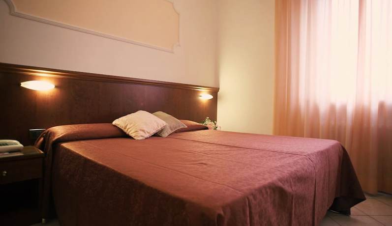 Imagen de la habitación del Hotel Grifone, Perugia. Foto 7
