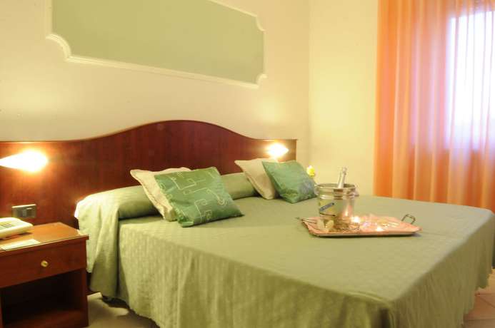 Imagen de la habitación del Hotel Grifone, Perugia. Foto 13